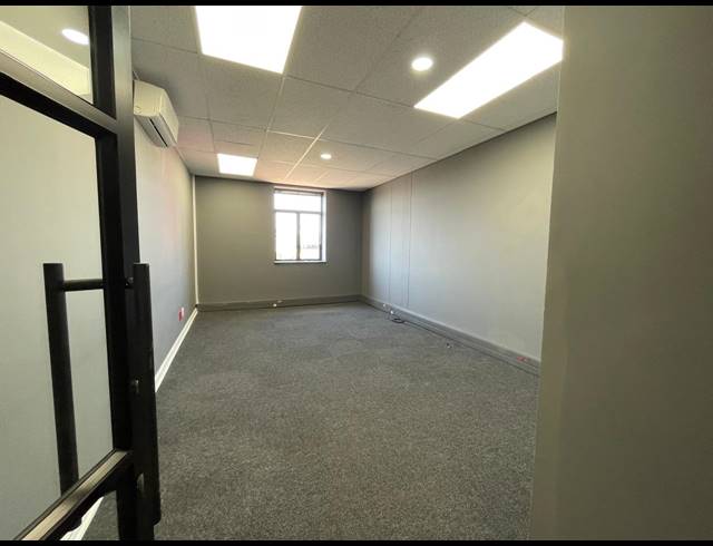 419M² OFFICE TO LET IN BRYANSTON